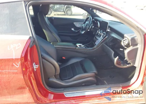 2017 Mercedes-Benz C 300 4Matic z USA, uszkodzony, nr VIN WDDWJ4KBXHF398958